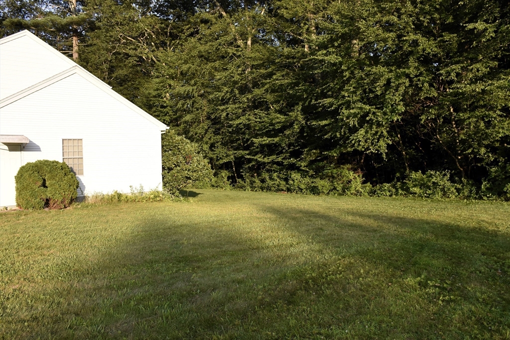 11 Pineview Road Dudley, MA 01571 - Photo 3 of 27 Gallery Image 3