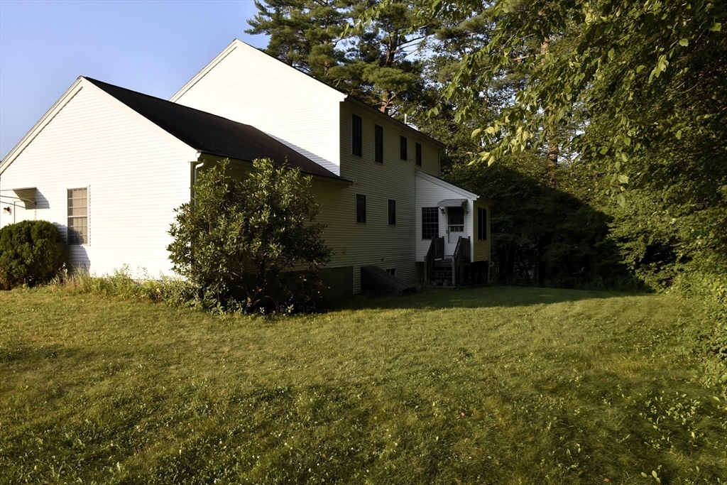 11 Pineview Road Dudley, MA 01571 - Photo 4 of 27 Gallery Image 4