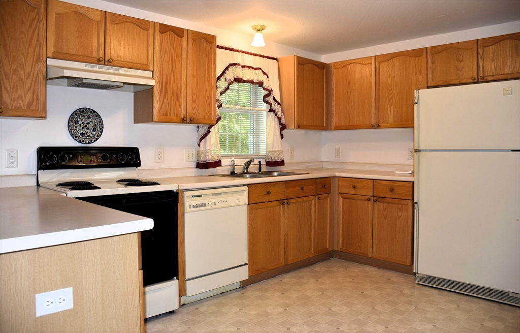 11 Pineview Road Dudley, MA 01571 - Photo 8 of 27 Gallery Image 8