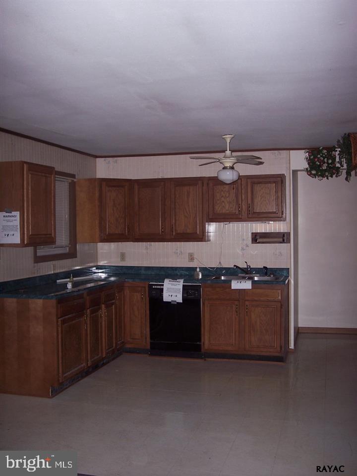 6580 Carlisle Road Dover, PA 17315 - Photo 4 of 11