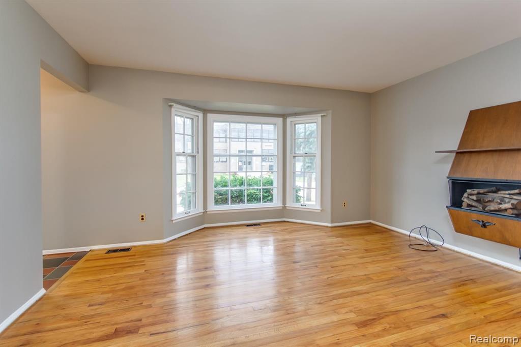 8124 Ritter Street Center Line, MI 48015 - Photo 7 of 21