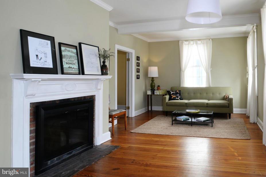 2426 Pickwick Road Baltimore, MD 21207 - Photo 4 of 30 Living Room
