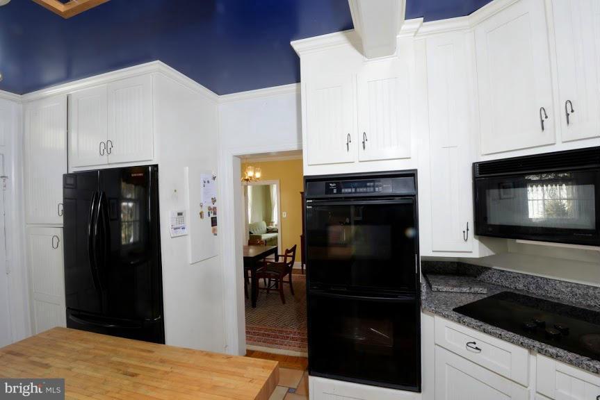 2426 Pickwick Road Baltimore, MD 21207 - Photo 6 of 30 Kitchen
