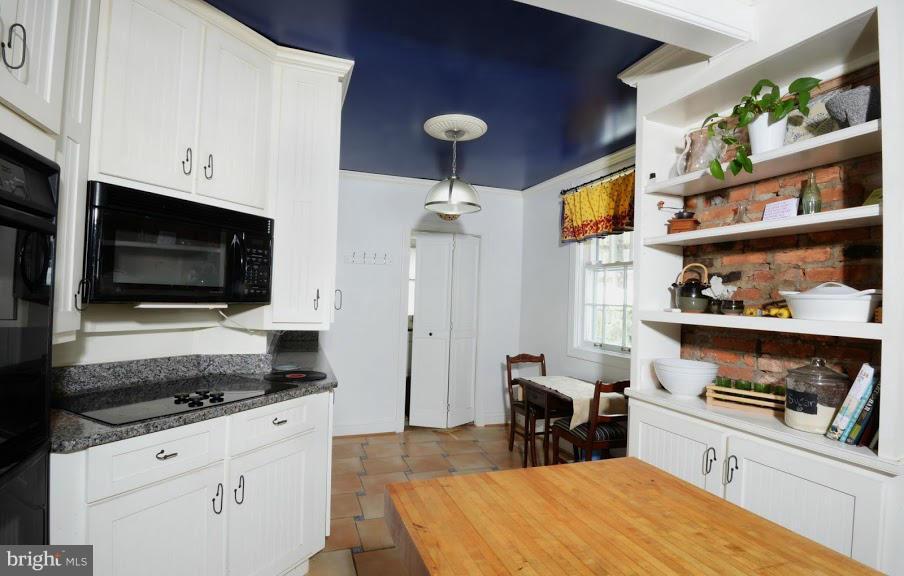 2426 Pickwick Road Baltimore, MD 21207 - Photo 7 of 30 Kitchen