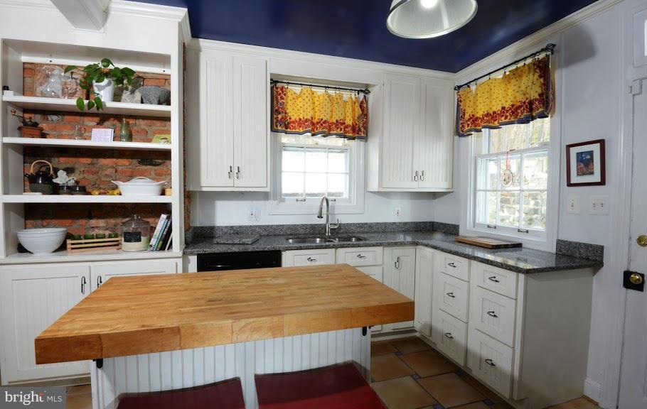 2426 Pickwick Road Baltimore, MD 21207 - Photo 8 of 30 Kitchen