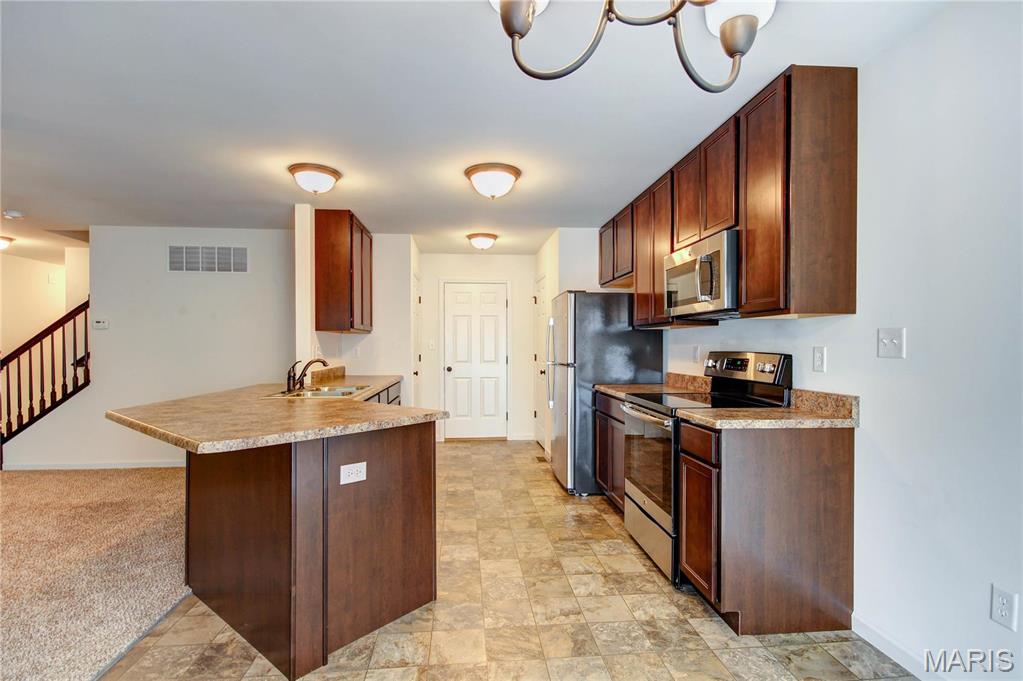 13105 Tesson Spring Dr Street St. Louis, MO 63128 - Photo 11 of 25