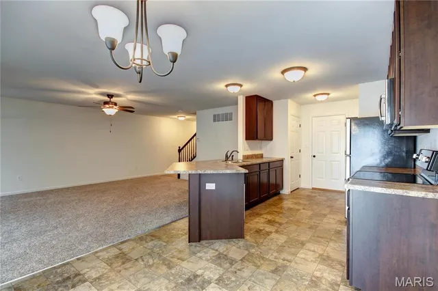 $2,300 | 13105 Tesson Spring Dr Street, St. Louis, MO 63128