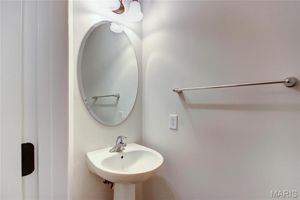 13105 Tesson Spring Dr Street St. Louis, MO 63128 - Photo 15 of 25