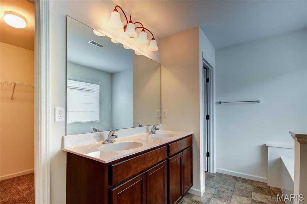 13105 Tesson Spring Dr Street St. Louis, MO 63128 - Photo 22 of 25