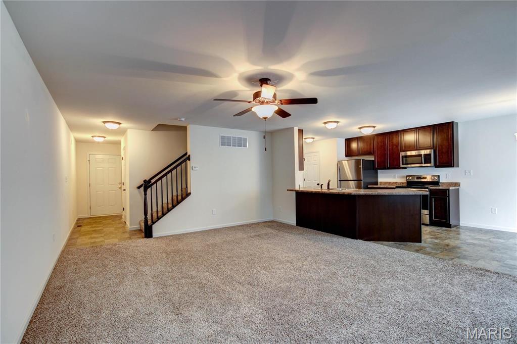 13105 Tesson Spring Dr Street St. Louis, MO 63128 - Photo 4 of 25