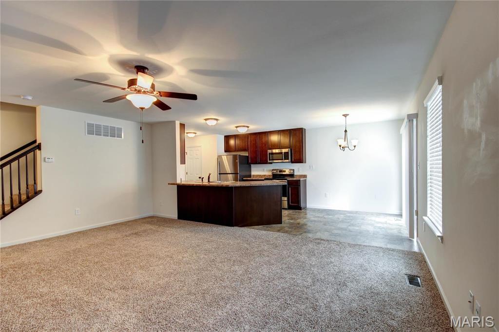 13105 Tesson Spring Dr Street St. Louis, MO 63128 - Photo 9 of 25