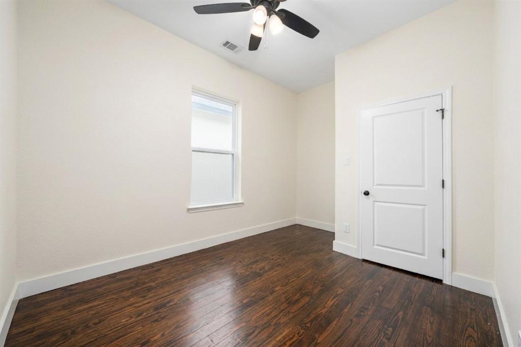 918 Elsbeth Street Dallas, TX 75208 - Photo 14 of 35