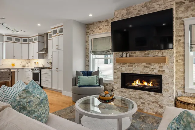 $1,395,000 | 1230 Islington Street, Portsmouth, NH 03801