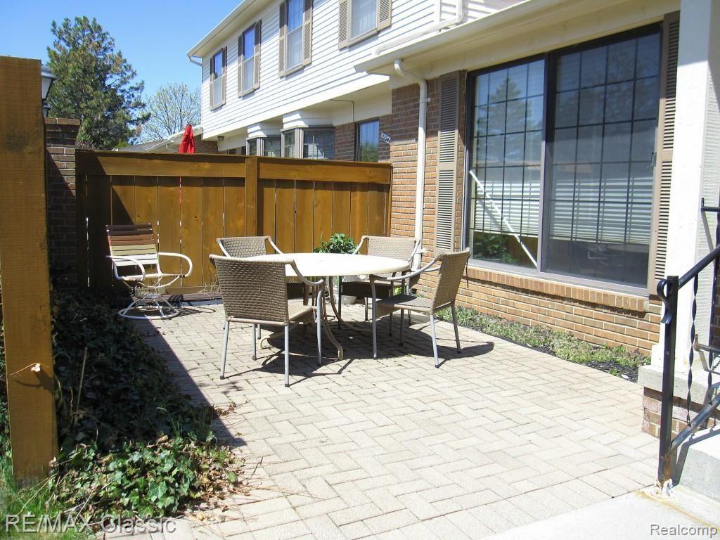 22246 Edgewater, Unit 148 Novi, MI 48375 - Photo 14 of 16 PRIVATE BRICK PATIO.jpg