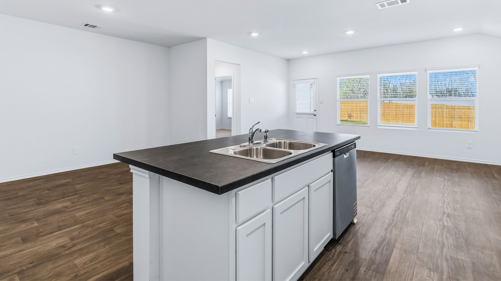 837 Arnold Loop Kyle, TX 78640 - Photo 13 of 38