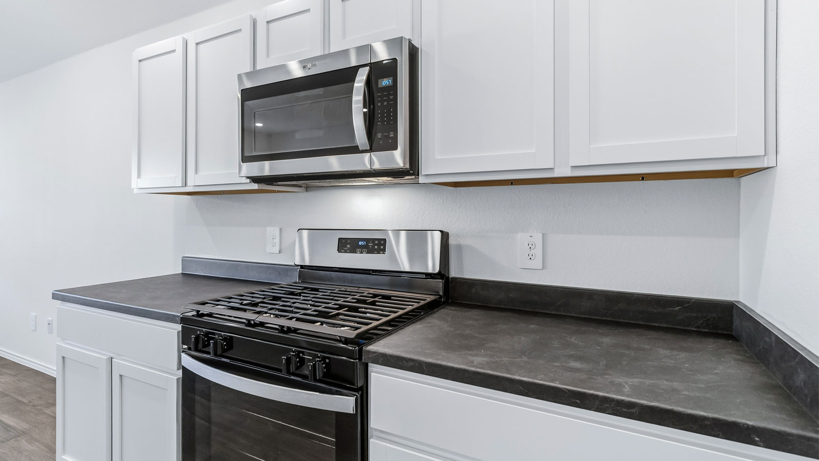 837 Arnold Loop Kyle, TX 78640 - Photo 15 of 38