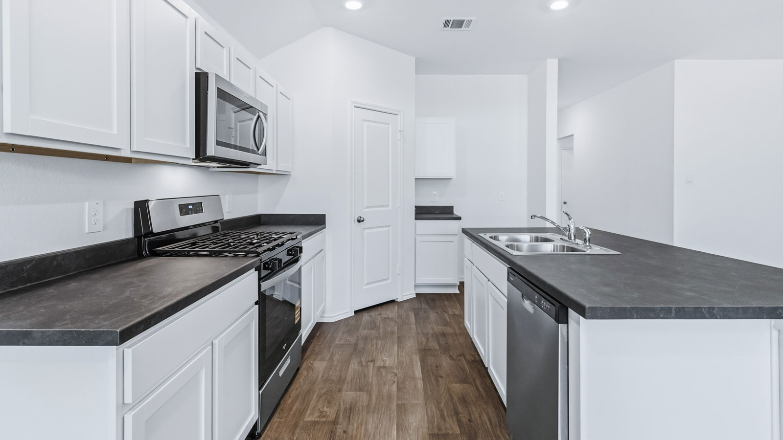 837 Arnold Loop Kyle, TX 78640 - Photo 17 of 38