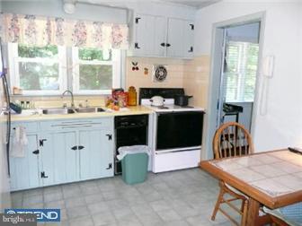 184 Davis Road Doylestown, PA 18901 - Photo 5 of 8 Kitchen
