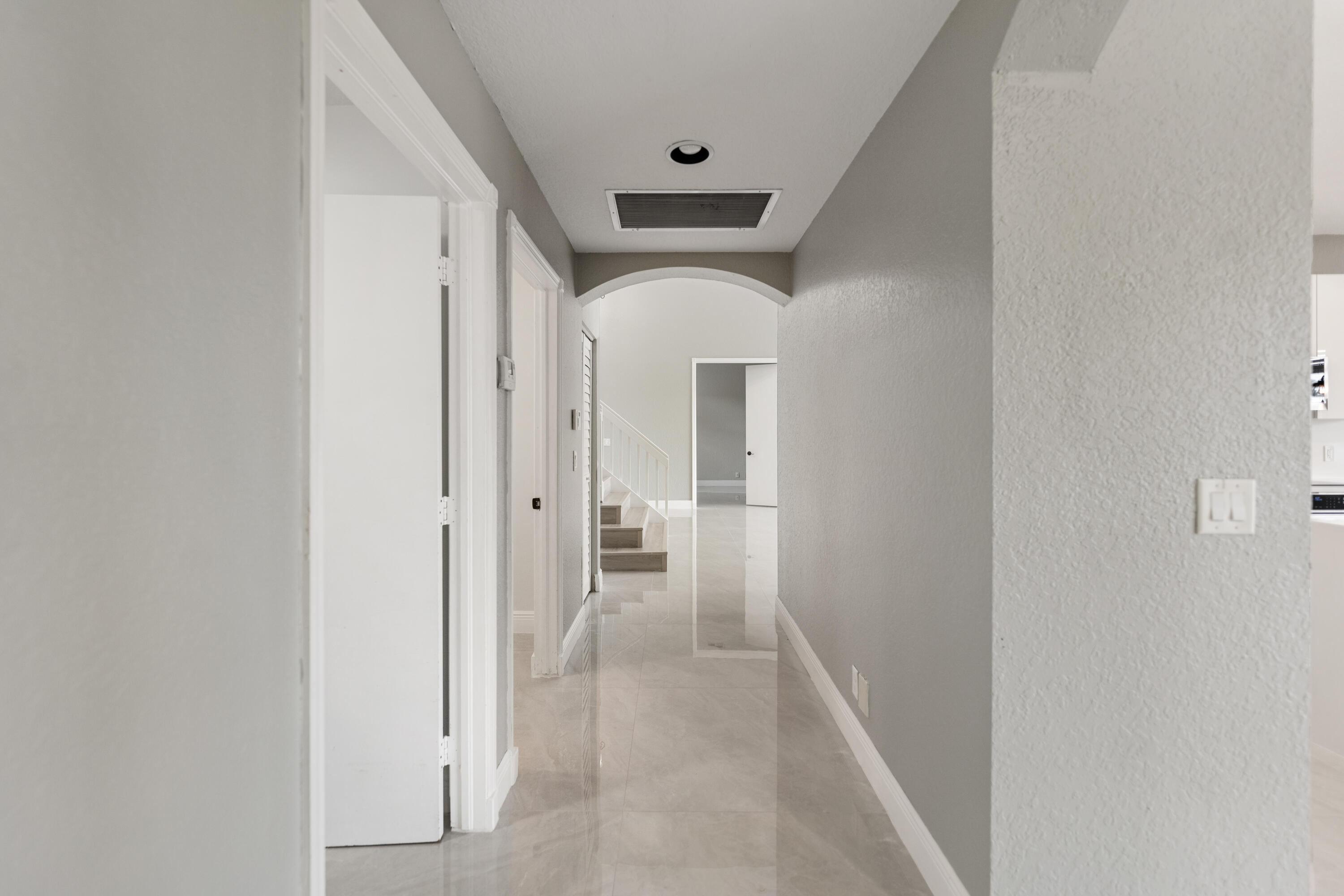 18524 Ocean Mist Drive Boca Raton, FL 33498 - Photo 16 of 60 Hallway