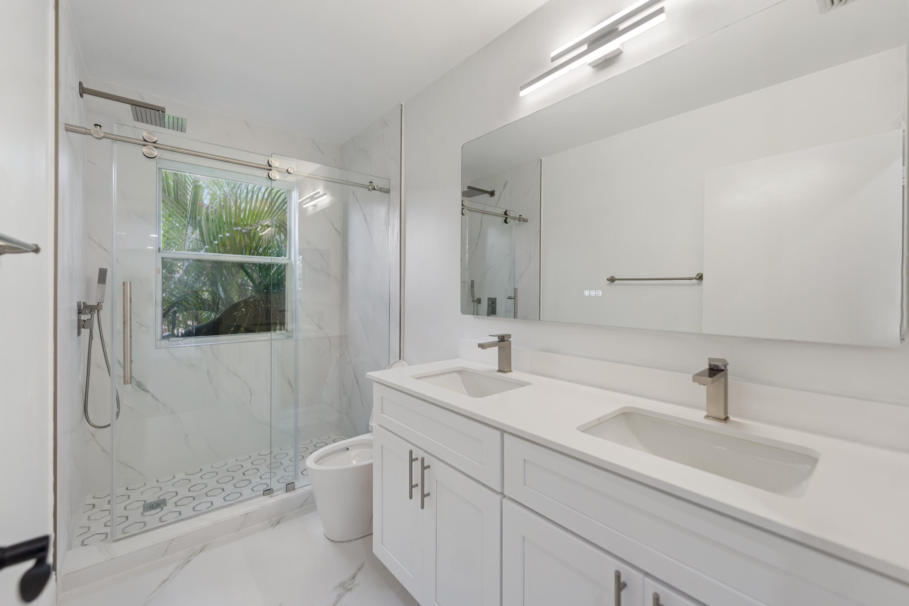 18524 Ocean Mist Drive Boca Raton, FL 33498 - Photo 32 of 60 Guest Bathroom