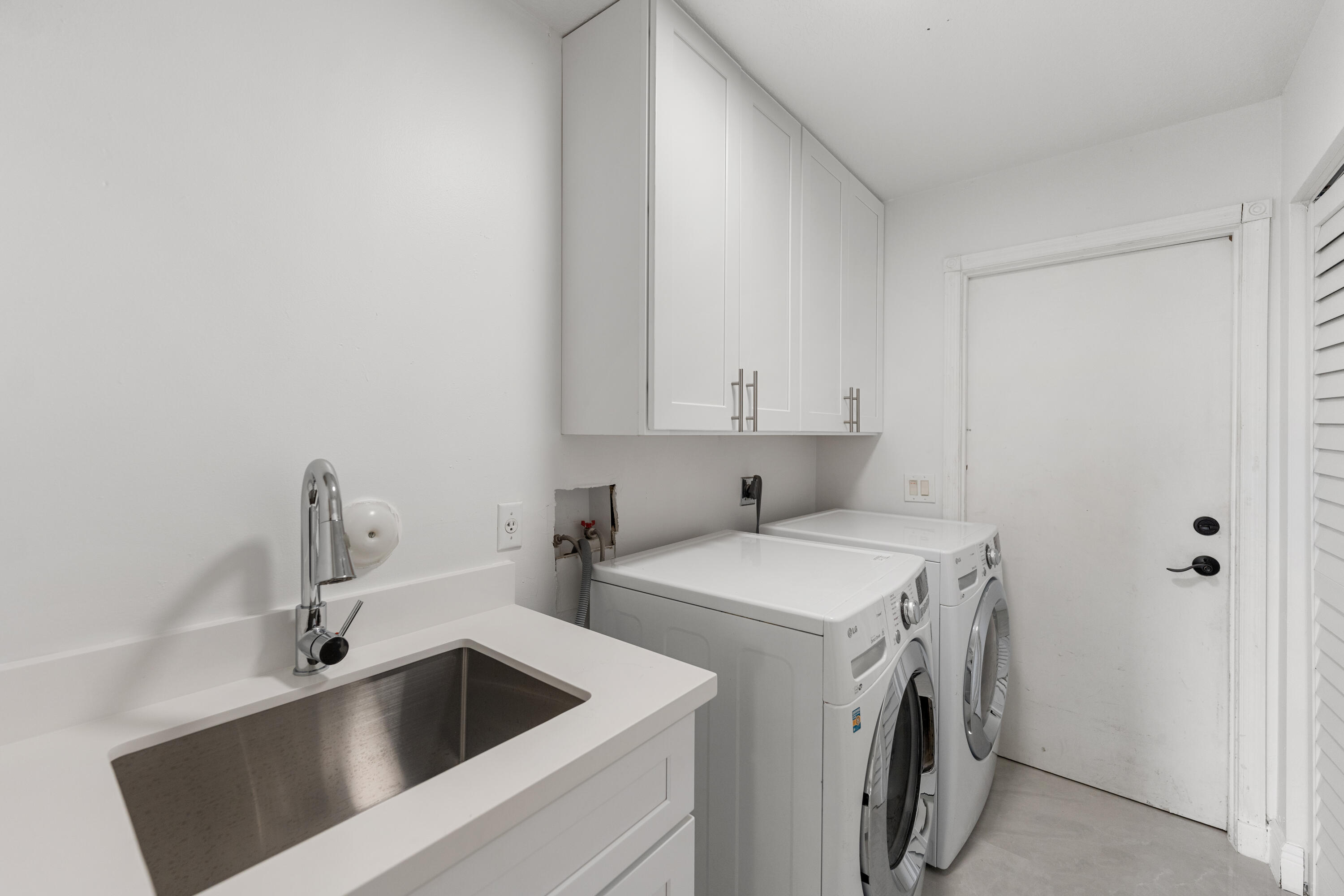 18524 Ocean Mist Drive Boca Raton, FL 33498 - Photo 40 of 60 Laundry Room