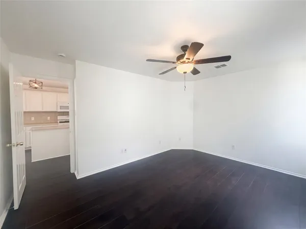 $305,000 | 110 Strawn, Kyle, TX 78640