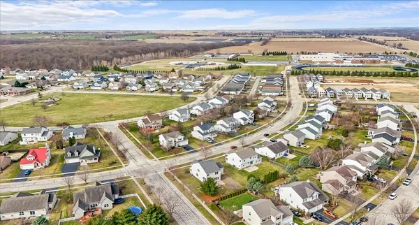 $399,900 | 216 Winding Trail, Genoa, IL 60135