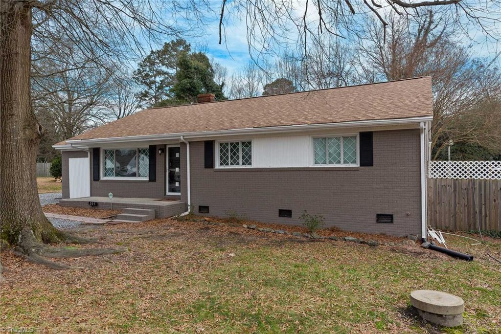 209 Oakview Road High Point, NC 27265 - Photo 2 of 27