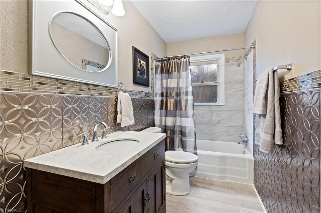 209 Oakview Road High Point, NC 27265 - Photo 17 of 27
