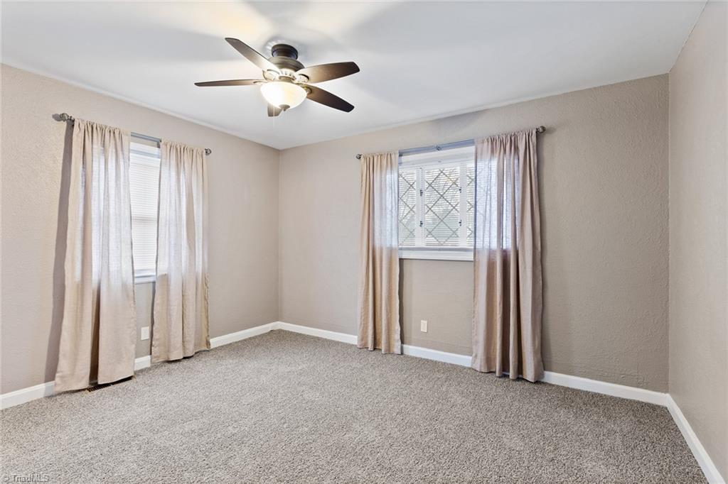 209 Oakview Road High Point, NC 27265 - Photo 20 of 27