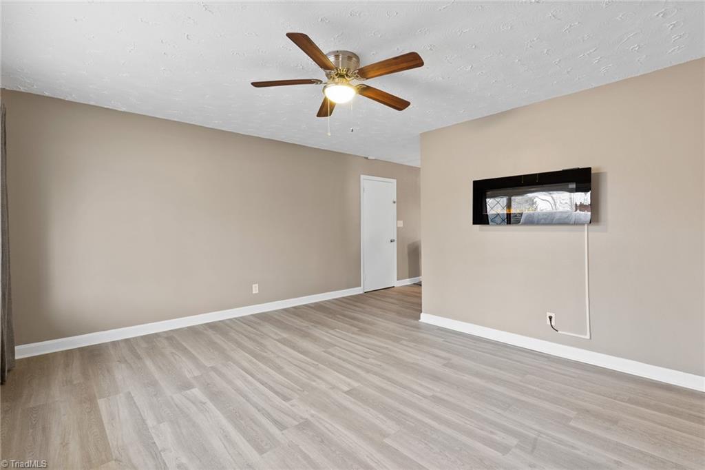 209 Oakview Road High Point, NC 27265 - Photo 6 of 27