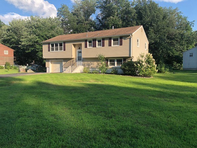 7 Loren Road Salem, NH 03079 - Photo 1 of 18 Gallery Image 1