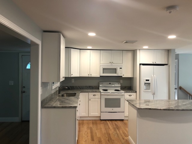 7 Loren Road Salem, NH 03079 - Photo 5 of 18 Gallery Image 5
