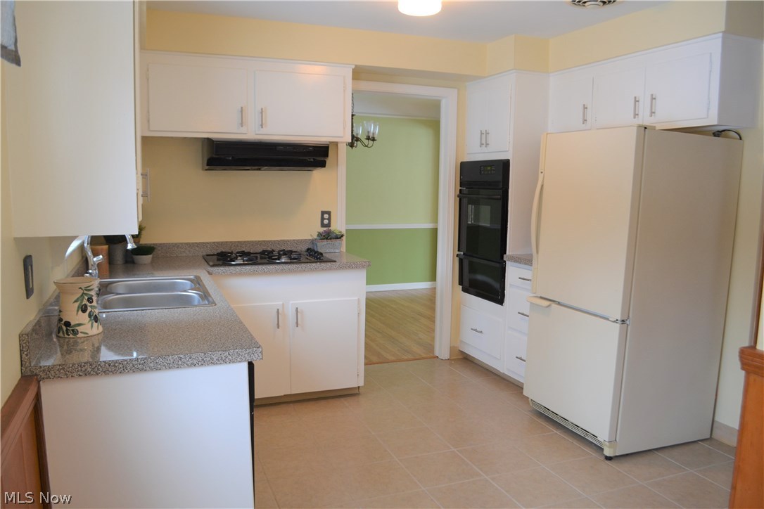 4860 Fairlawn Road Cleveland, OH 44124 - Photo 5 of 14