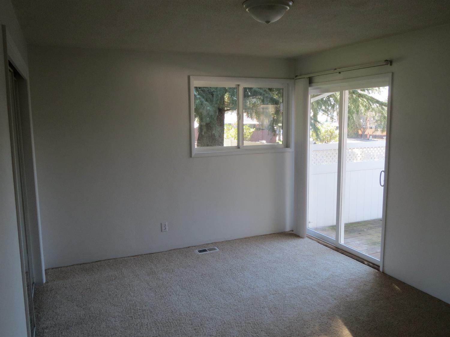 3143 Delta Waters Road Medford, OR 97504 - Photo 11 of 17 Additional Photo