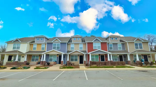 $1,200 | 375 Sam Houston Circle, Clarksville, TN 37040