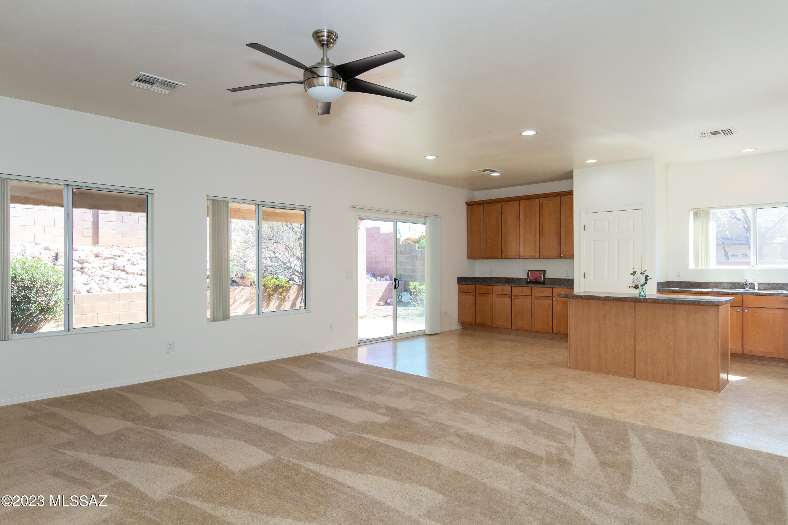 3679 East Fox Trotter Road Tucson, AZ 85739 - Photo 5 of 38 Gallery Image 5