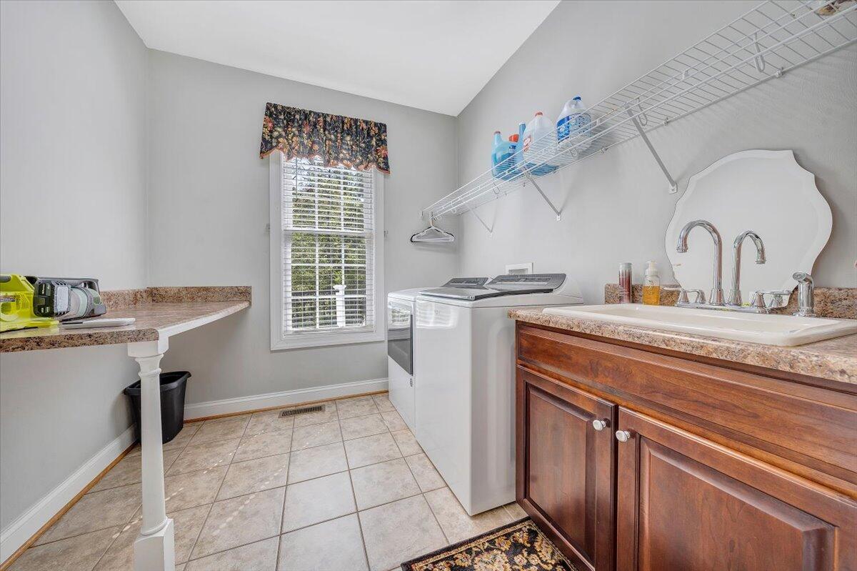 46 Claybrook Court Blue Ridge, VA 24064 - Photo 38 of 76 38-MIB09389