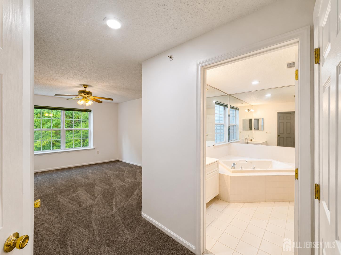 207 Prestwick Way Edison, NJ 08820 - Photo 11 of 17 Gallery Image 11