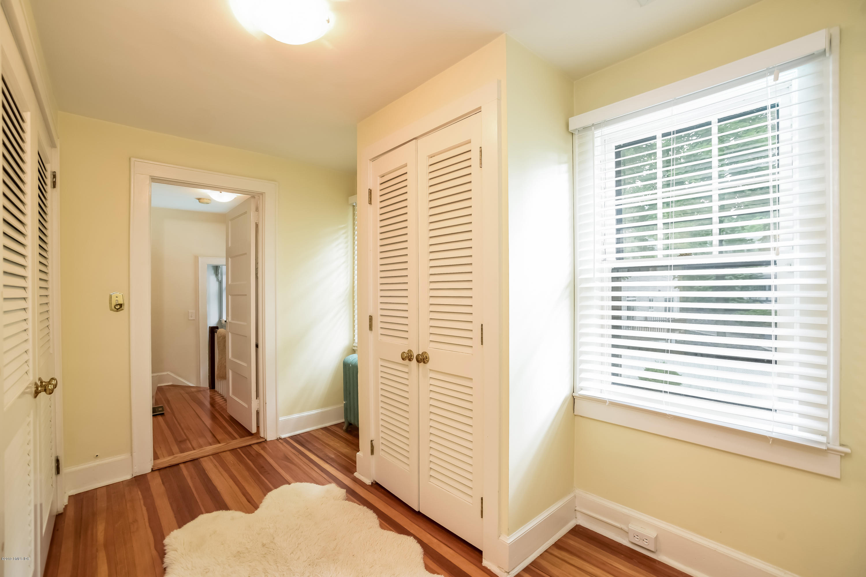 12 Old Post Road Cos Cob, CT 06830 - Photo 22 of 34 a bathroom with a tub and a window