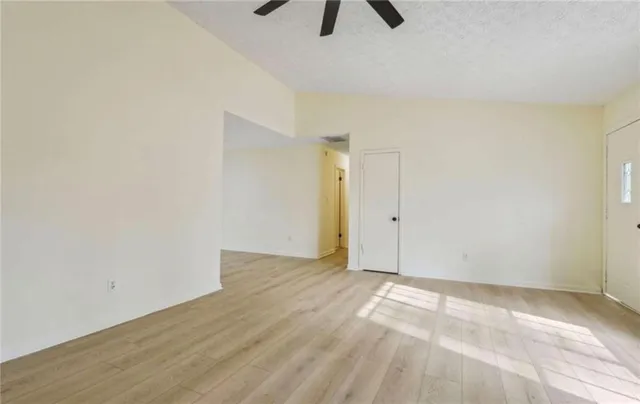 $1,950 | 1063 Salisbury Trail, Riverdale, GA 30296