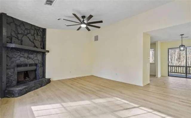 $1,950 | 1063 Salisbury Trail, Riverdale, GA 30296