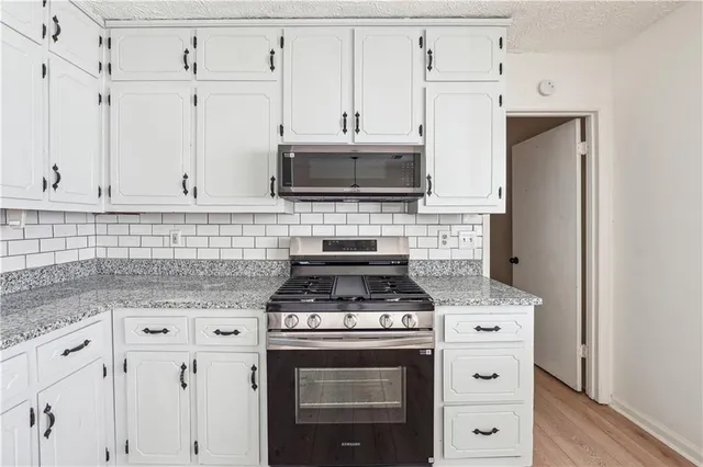 $1,950 | 1063 Salisbury Trail, Riverdale, GA 30296