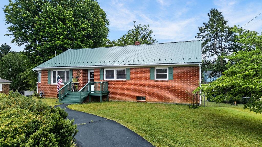 164 Tinkling Spring Road Fishersville, VA 22939 - Photo 3 of 34 Gallery Image 3