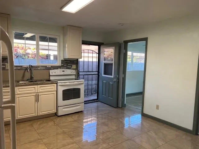 $2,688,889 | 37 East Papa Avenue, Kahului, HI 96732
