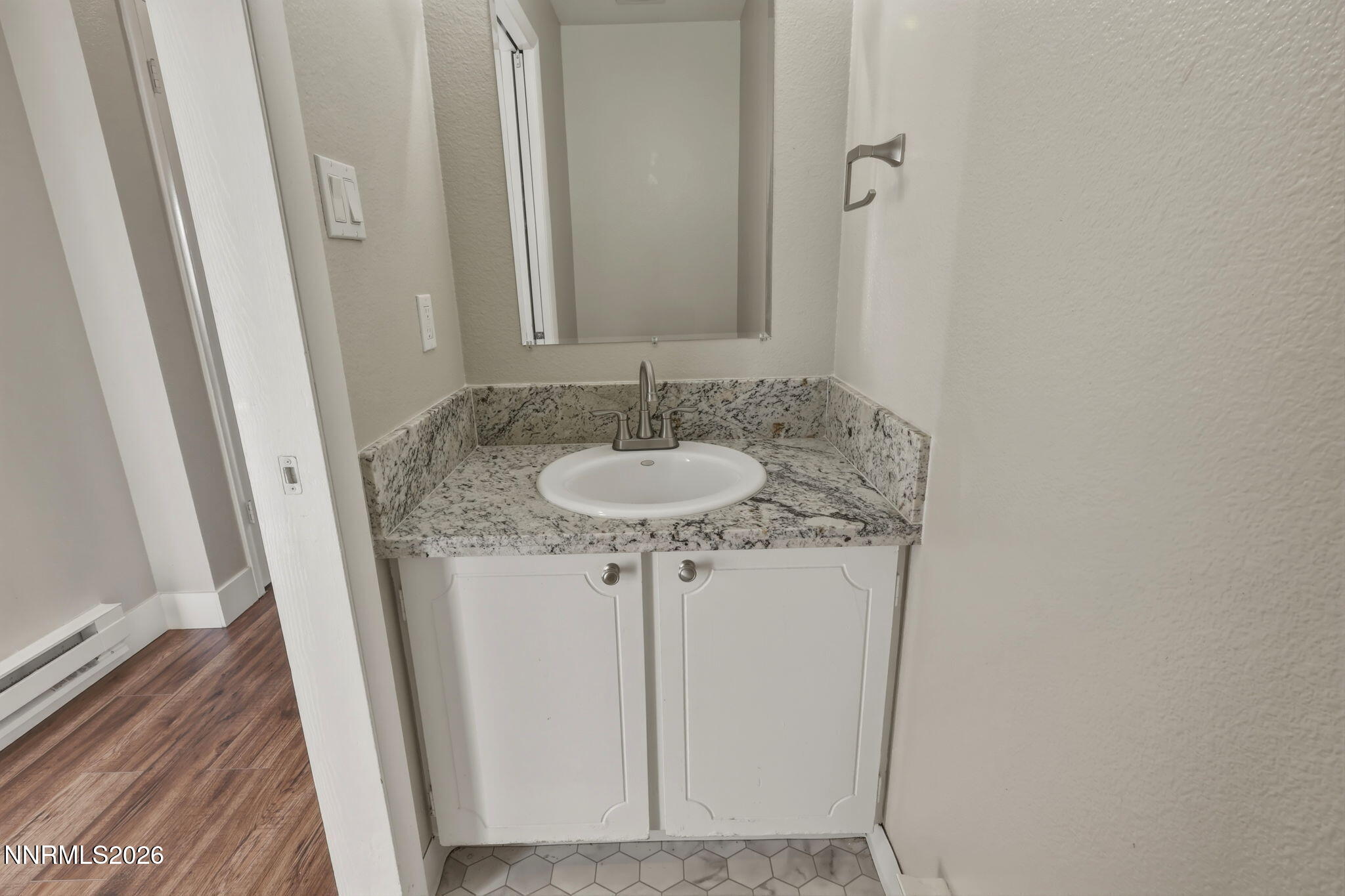 585 Smithridge Park Reno, NV 89502 - Photo 11 of 30 12-web-or-mls-IMG_7016
