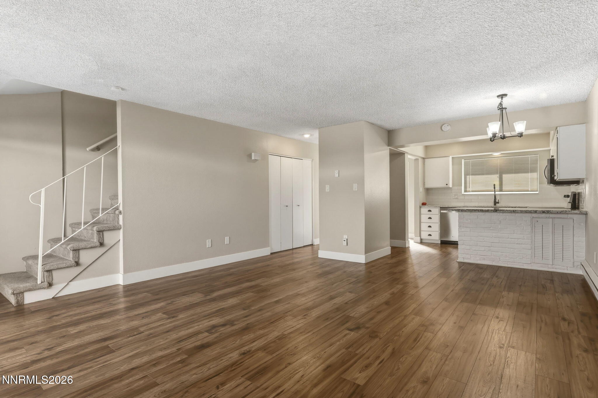585 Smithridge Park Reno, NV 89502 - Photo 8 of 30 9-web-or-mls-IMG_7043