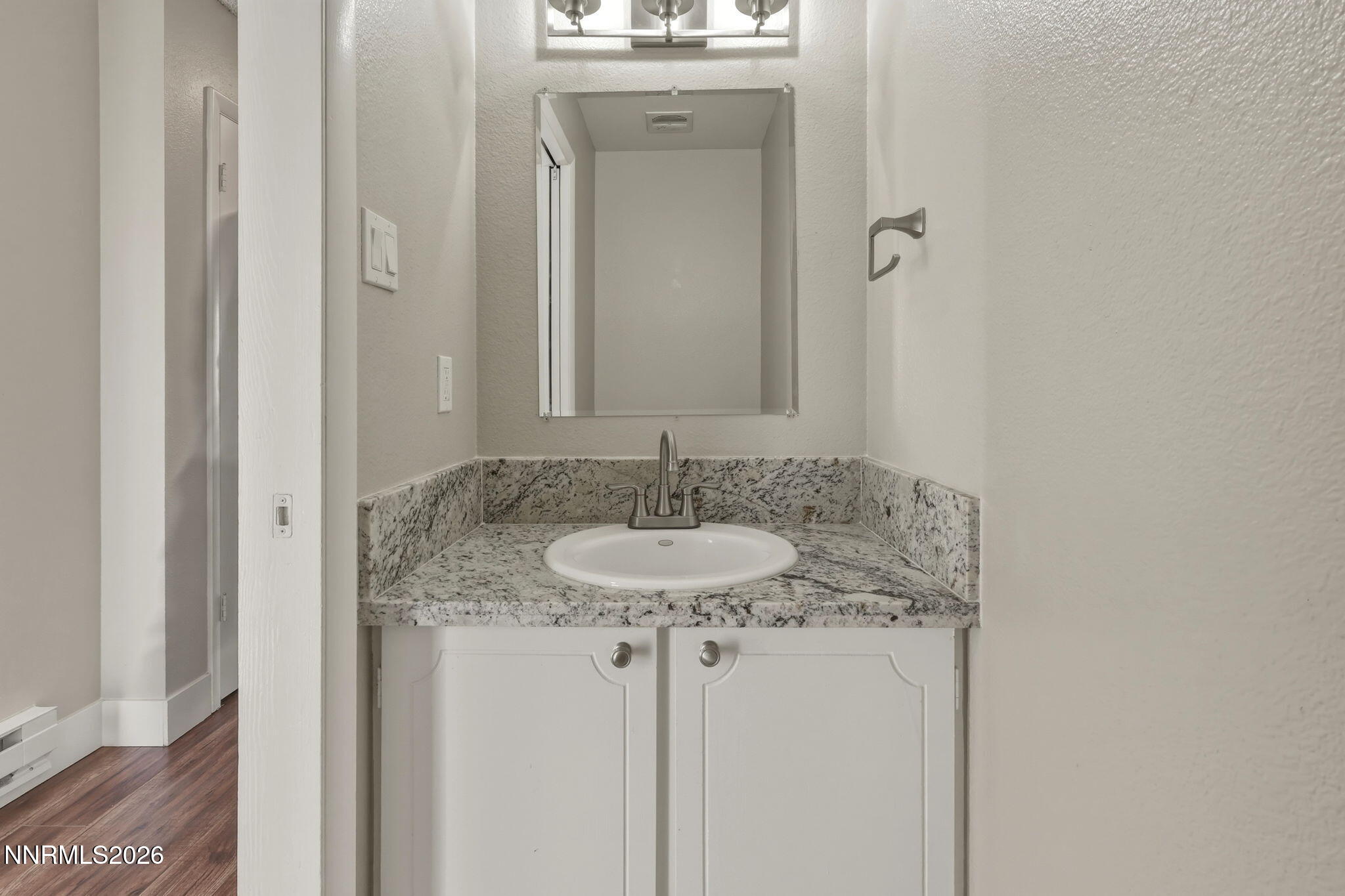 585 Smithridge Park Reno, NV 89502 - Photo 10 of 30 11-web-or-mls-IMG_7013