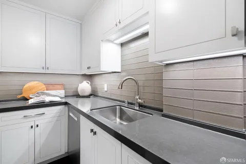 $1,149,000 | 2200 Sacramento Street, Unit 205, San Francisco, CA 94115