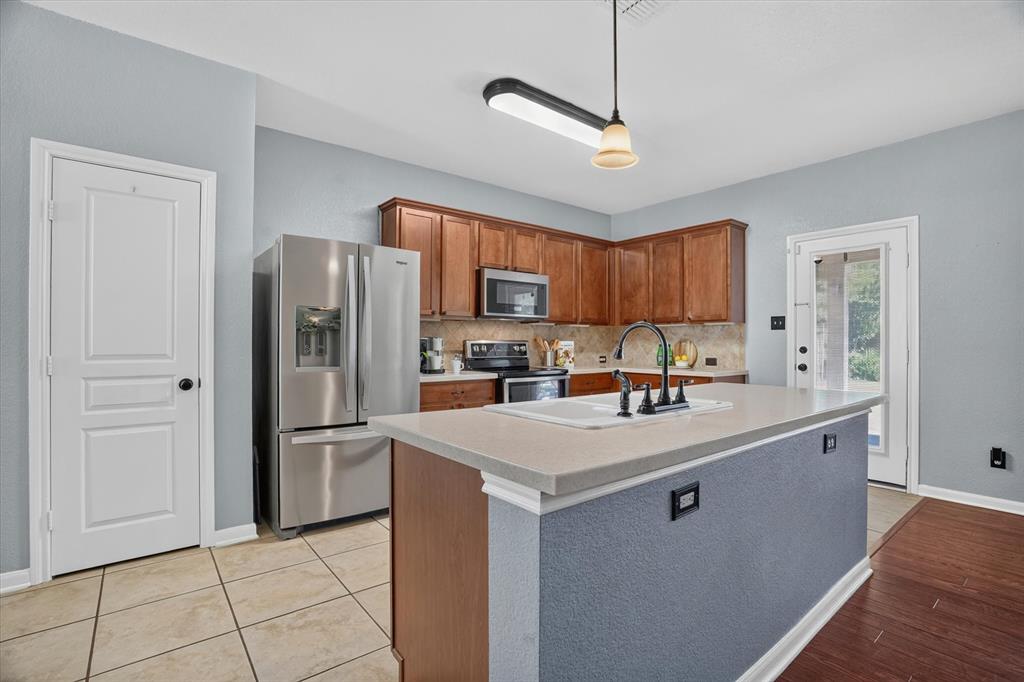4824 Red Velvet Road Fort Worth, TX 76244 - Photo 9 of 39 Gallery Image 9